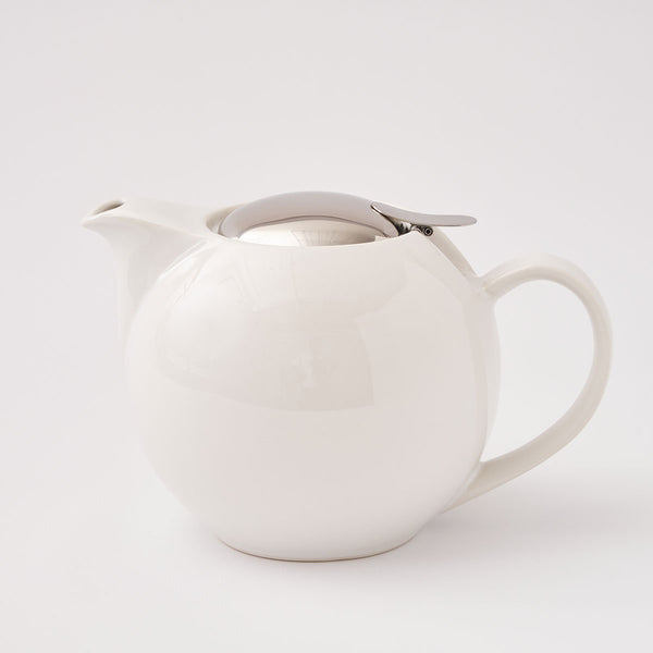 ZERO JAPAN - BEE HOUSE - 34 Ounce Ceramic Teapot - White