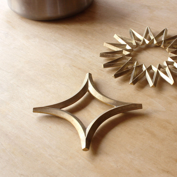 FUTAGAMI Brass Trivet - The Star -