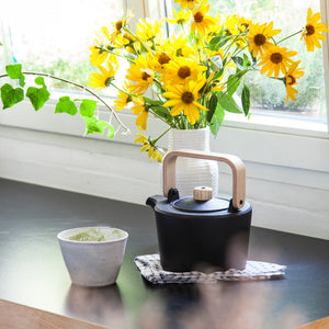 Cast Iron Kettle with White Oak Handle 47.34 fl oz - Chushin Kobo-Stovetop Kettles-Chushin Kobo-santoku nyc