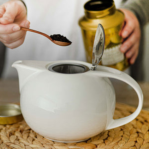 BEE HOUSE Ceramic Teapot 45 oz - White -ZERO JAPAN-Coffee & Tea-ZERO JAPAN-santoku nyc